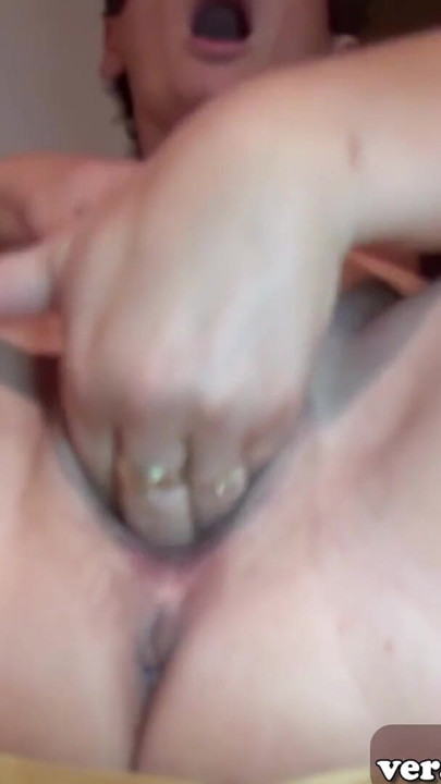 Old German housewife persuades to masturbate on camera | Clip 3