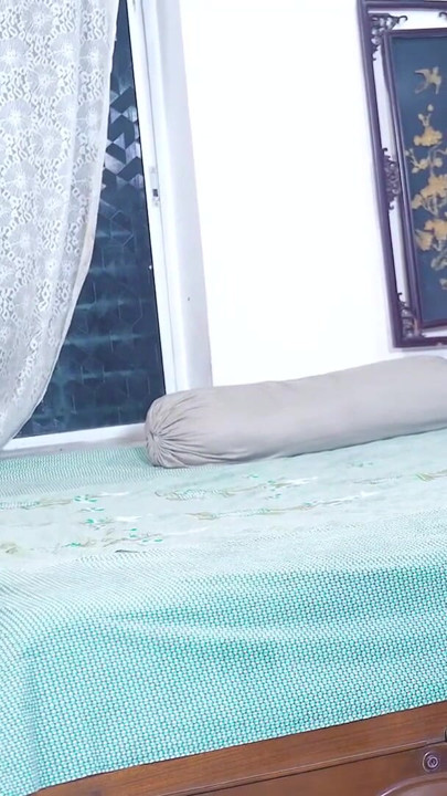 Desi Horny Bihari Bhabhi wants Oil Massage Hardcore Fuck By her Male Servant ( Full Movie in Hindi Audio ) | Clip 1