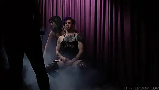 Bad Kitty ve tatlı bayan fahişe Mia Little, Corbin Dallas