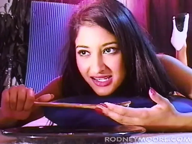 Vintage 90's Indian Starlet Nadia Nyce laps up thick cum