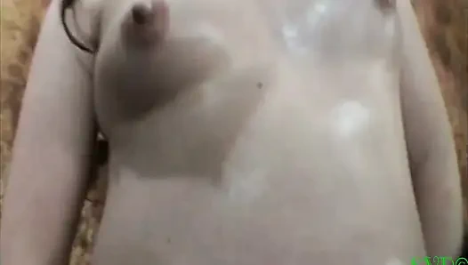 Wanita cantik yang lagi hamil dan tukang landscape