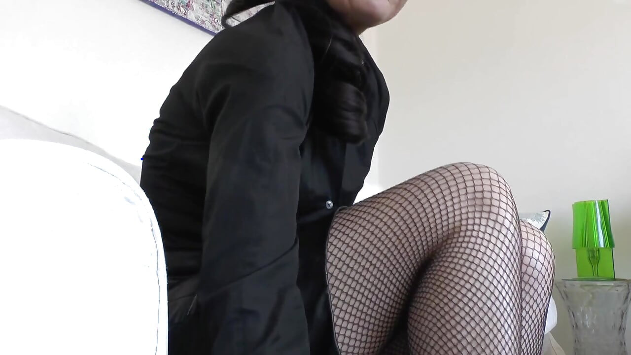 During the High Heels Consultation, You'll Get More and More Turned on by High Heels, JOI, Lady Victoria Valente