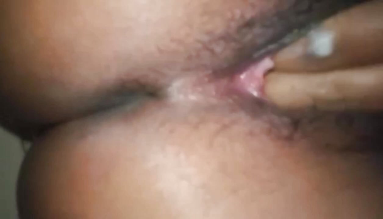 Sri Lankan campus girl having sex alone in the room