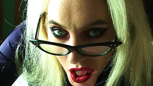 Üvey anne succubus'a döndü