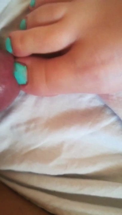 Play Toes.