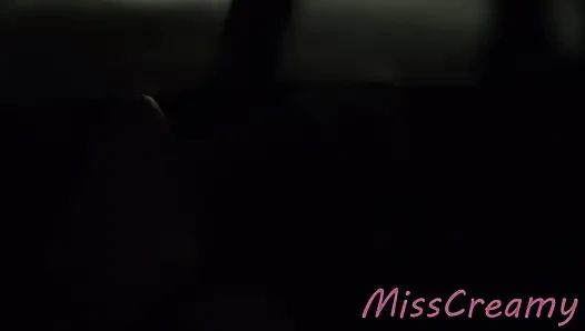 Sürtük karımı otoparkta herkesin önünde arabada bir yabancıyla paylaşiyorum - #2 - misscreamy
