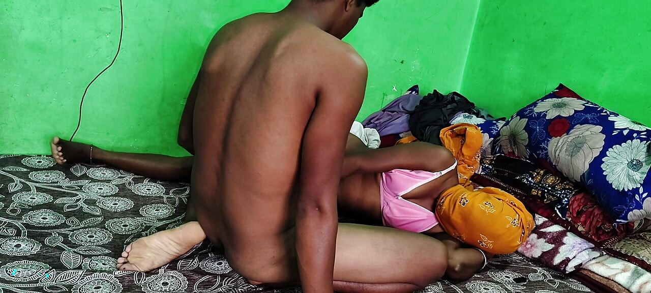 Bibi ko sex karne tang utha ke maza aya