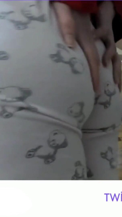 CAMELTOE- MASTURBATE WITH PAJAMAS- BIG ASS- RUBBING PUSSY WITH PAJAMAS | Clip 1