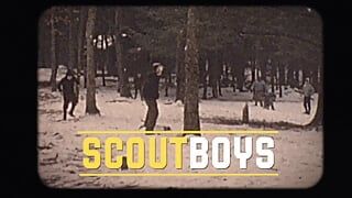 ScoutBoys Scout Austin Young i napalony kutas podczas gorącej wędrówki