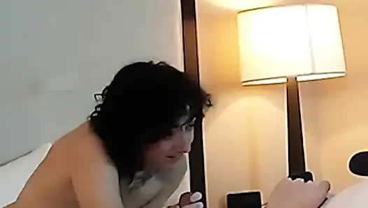 Süper seksi minyon dövmeli genç kız yarak emiyor - derleme 2