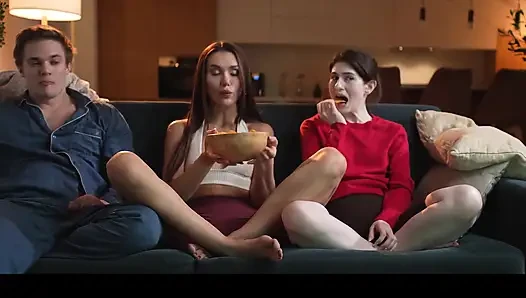 Lezbiyen seks yapıyorduk ama sonra adam uyandı... 4K HD Tim Team