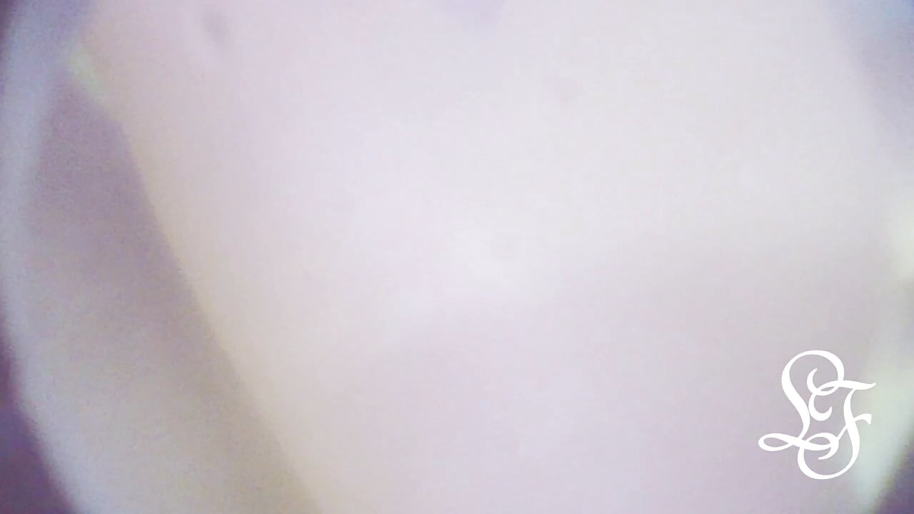 一日中おしっこを温かくしてお前の顔に温かいシャワーを浴びさせたんだ。