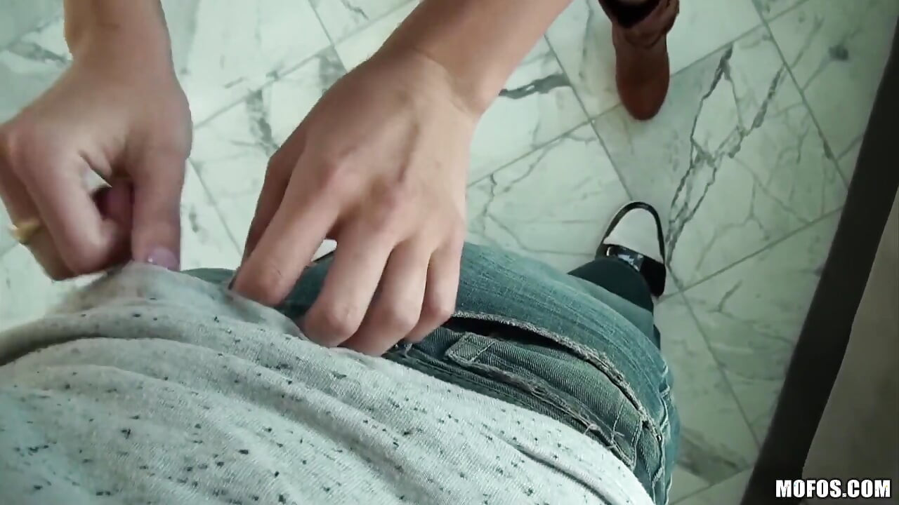I Know That Girl - I Got My Girl the Latest in Arousal Tech and We Had to Try It Out in Public!