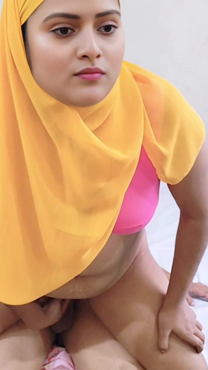 Beautiful hijabi muslim indian deshi village girl doggy style fucking video. | Clip 1