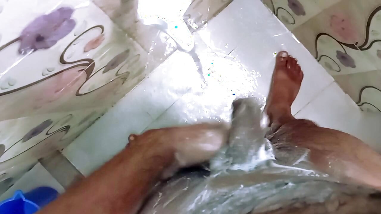Ik ben Bengalese sexy jongen grote pik masturbatie in mijn badkamer