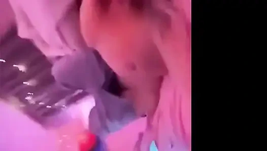 Strip für mich, stiefvater rose Sike