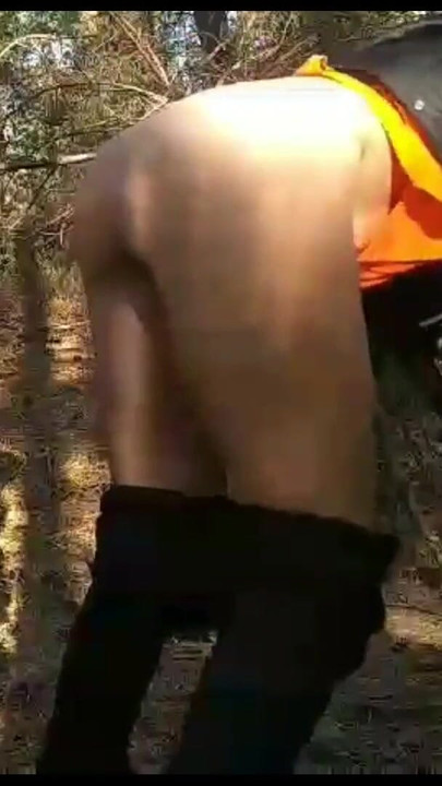 Viktigt ögonblick från "Han matade sin granne med spermier och knullade sedan i skogen"