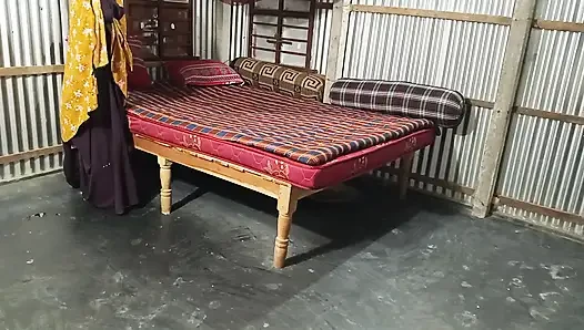 Üvey komşu köyde evde