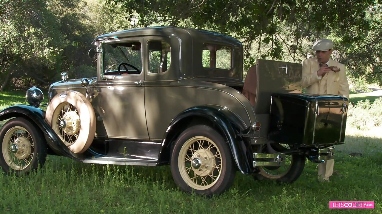 Idealna kobieta na pikniku