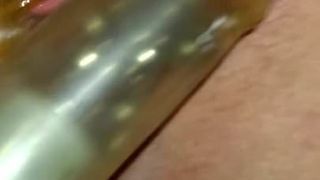 WWB жена использует дилдо на клиторе до оргазма (крупным планом, видео)
