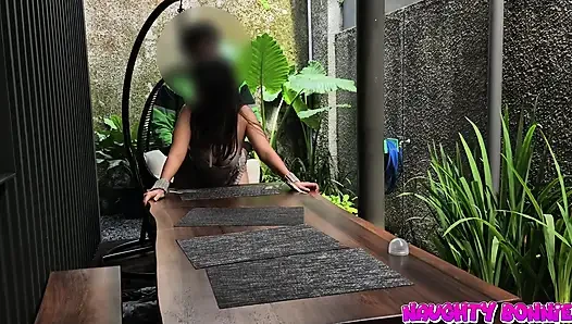 Bonnie lässt lieferboten sie nach dildospaß vollgespritzt werden