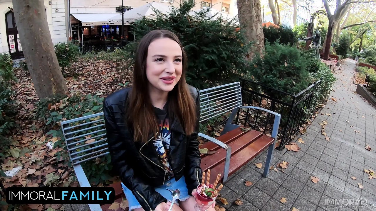 Chảy tràn tinh dịch sâu cho Kylie sau khi nện đôi không ngừng!