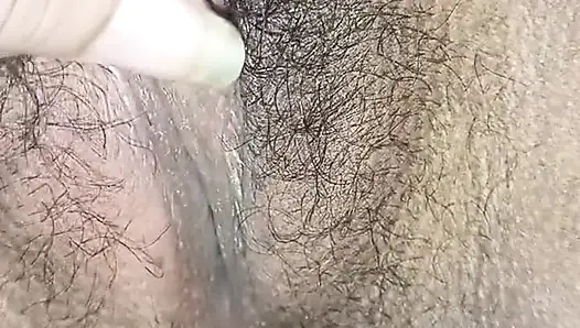 Desi Pooja Bhabhi got her pussy massaged