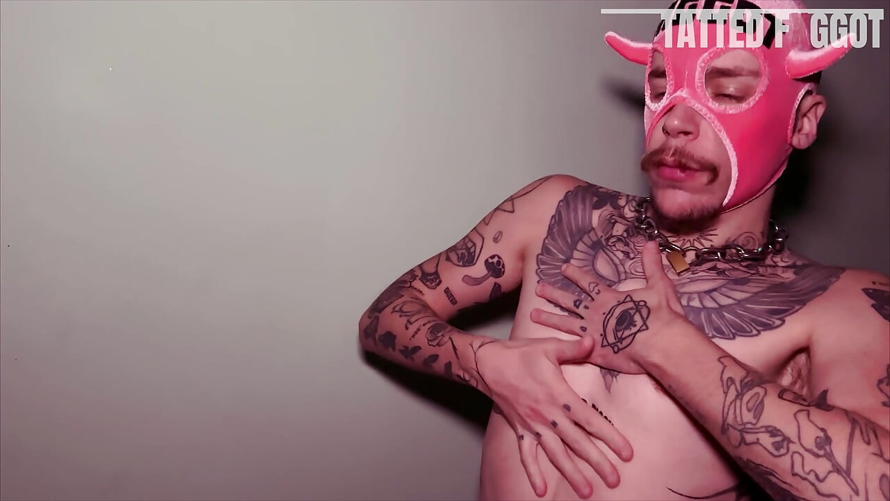 FAGGOTICA 001 - Čistoća i intimnost s tetoviranim Fxggotom