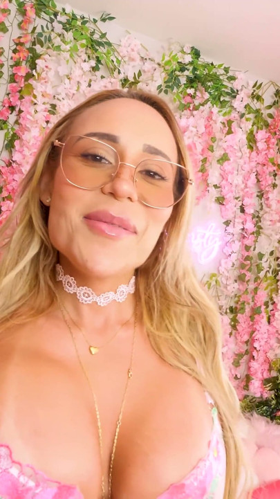 Pink Room Ep. 37: Carmela Clutch Gets a Hot Load on Her Ass