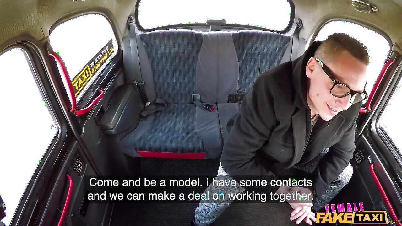 Female Fake Taxi - vollbusige fahrerin tauscht Tarif gegen fick