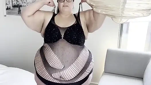 Plump Paradise: Hotel Dress N Squeeze