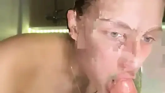 Трахаю пальцами тугую розовую киску и экстремальное окончание