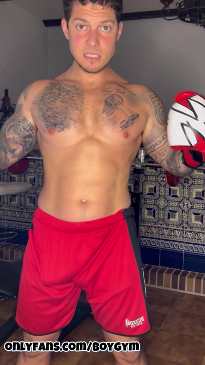 زبي الكبير يقذف بدون لمسة