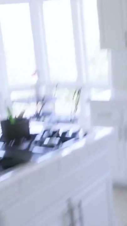 Finding sexy pics of a MILF and using her | Clip 1
