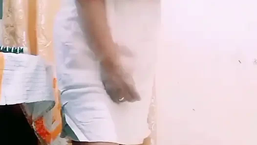 Filipino MILF Feeling Horny While Trying Out Her New Nightwear