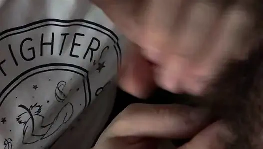 Karım bana mega son boşalma ile yavaş bir sakso çekiyor