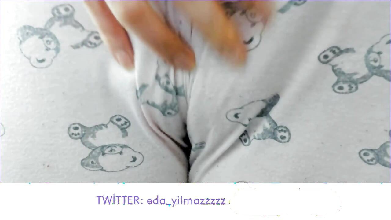 MASTURBATE WITH PAJAMAS- RUBBING PUSSY WITH PAJAMAS- CAMELTOE