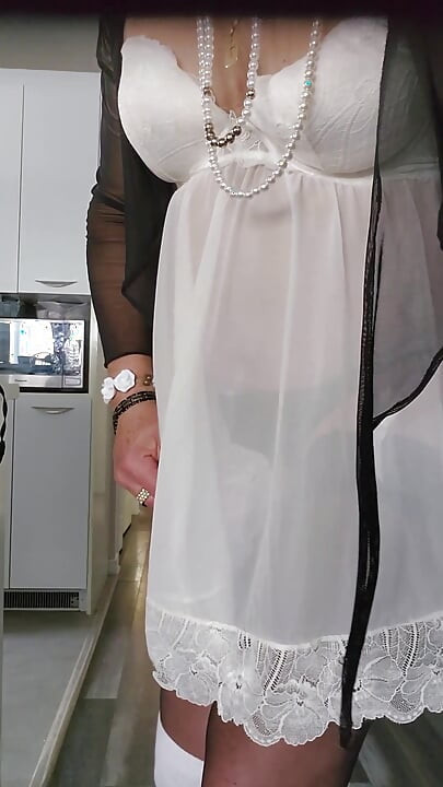 2 hours as a girl and I absolutely have to relieve myself