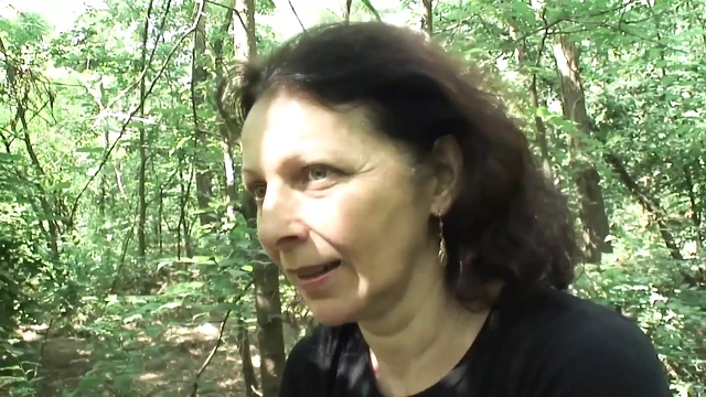 I fuck the wet hairy pussy of this sexy hot granny with