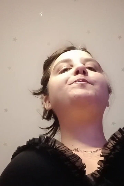 Underboob View While Doing Big Bubbles - Bunny Looner