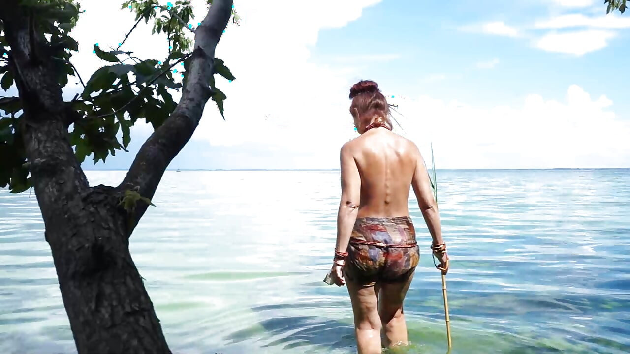 Fishing with harpoon