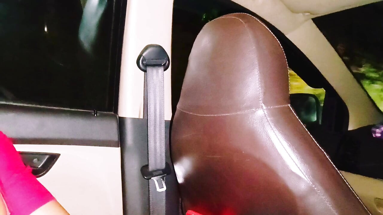 印度车性爱. 德西继母女牛仔在车里操继子大鸡巴. 泰卢固肮脏的谈话