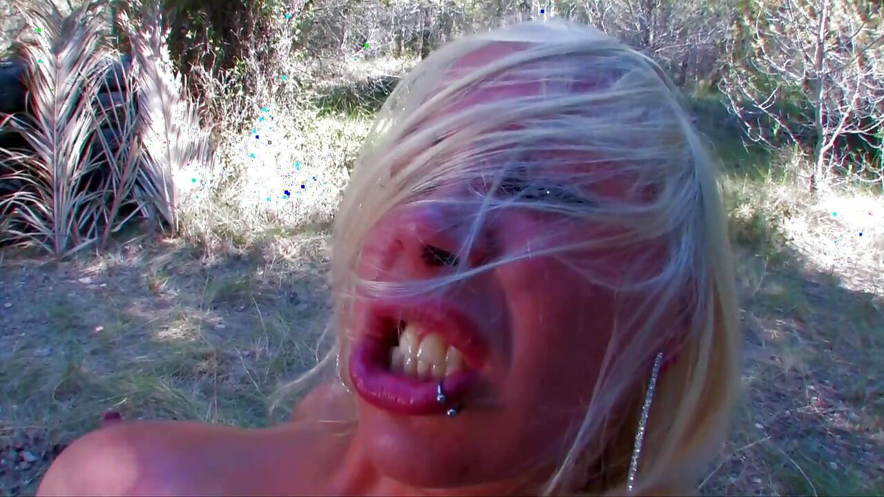 Blonde big ass babe likes to suck and fuck that muscled guy