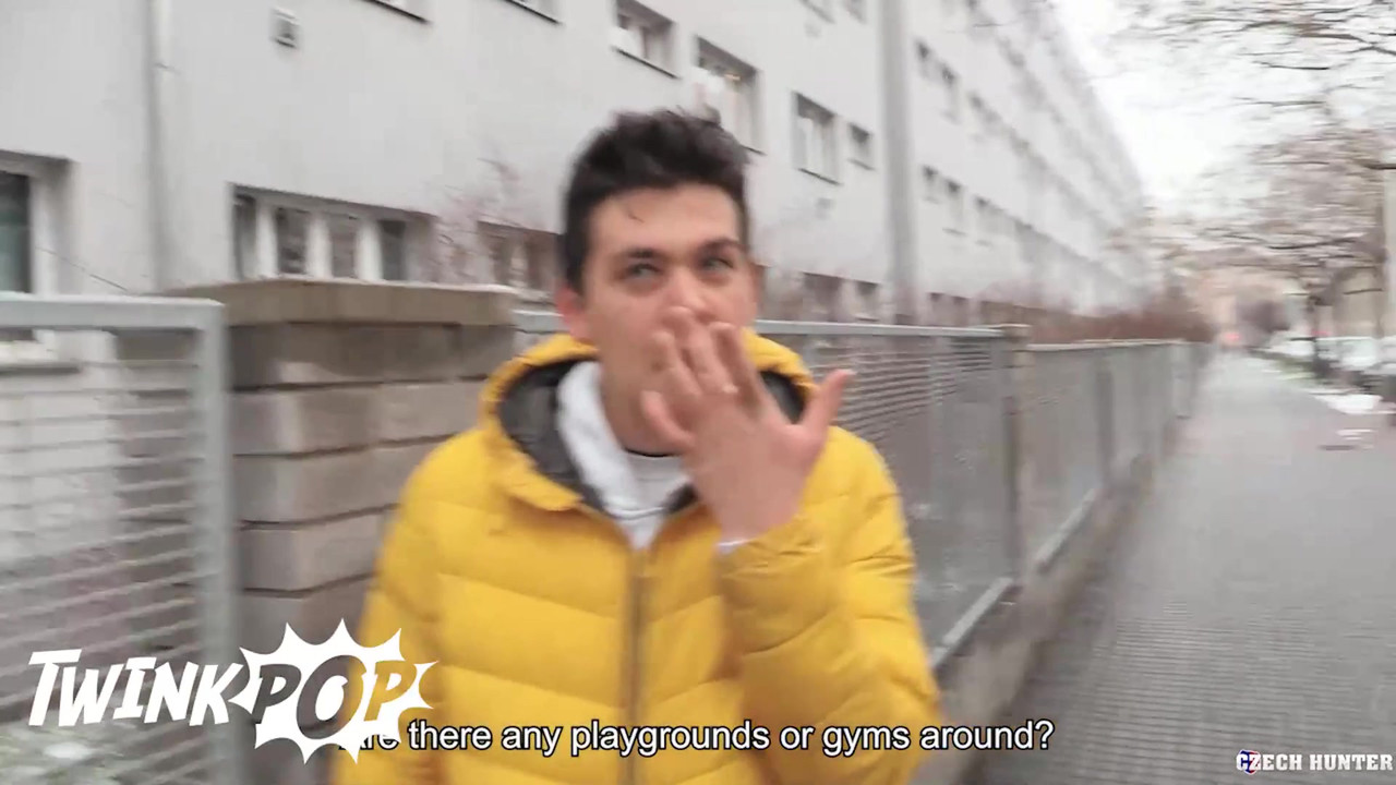 他在去买烟的路上遇到了一个愿意给他额外爱的男人 - twink pop