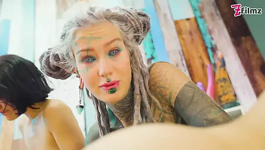Anuskattz has some anal insertion fun with her friends