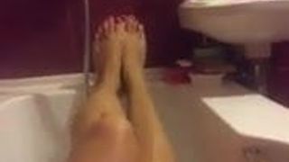Украинская секс-машина в ванне
