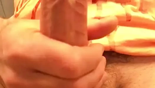 Крихітний член мастурбує з ejac