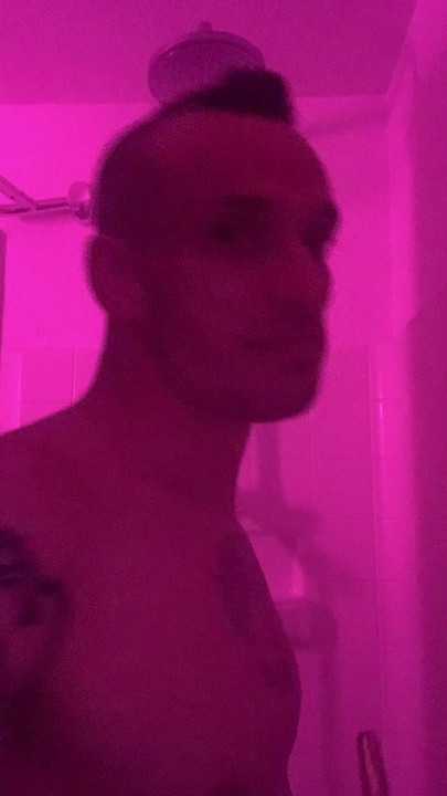 휴대폰으로 녹화된 100% 실제 아마추어 비디오