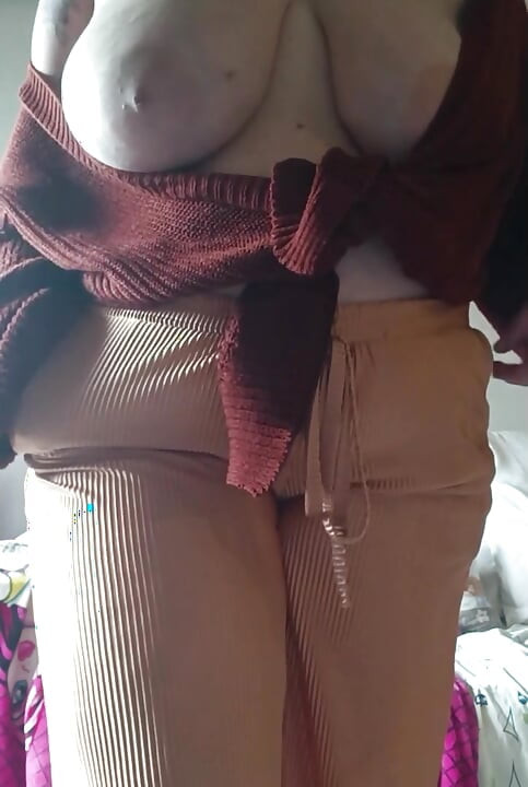 Stepmom takes off her clothes in front of the camera and sends them to my colleagues