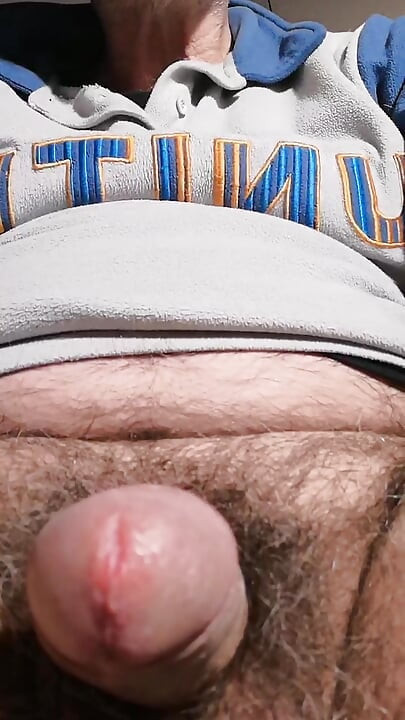 Bățul meu de carne care urinează și ejaculează pentru tine!